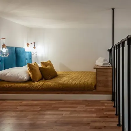 Mountain 40m2 Balkon Antresola 4 Osoby דירה *